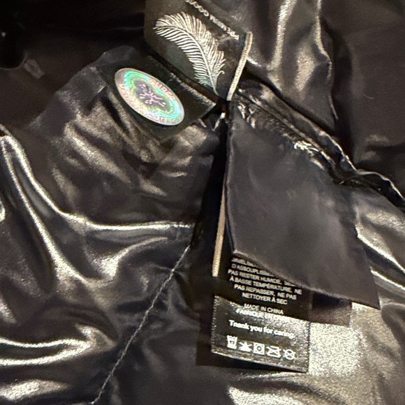 Men's Black Puffer Jacket with Hood - Picture 16 of 17